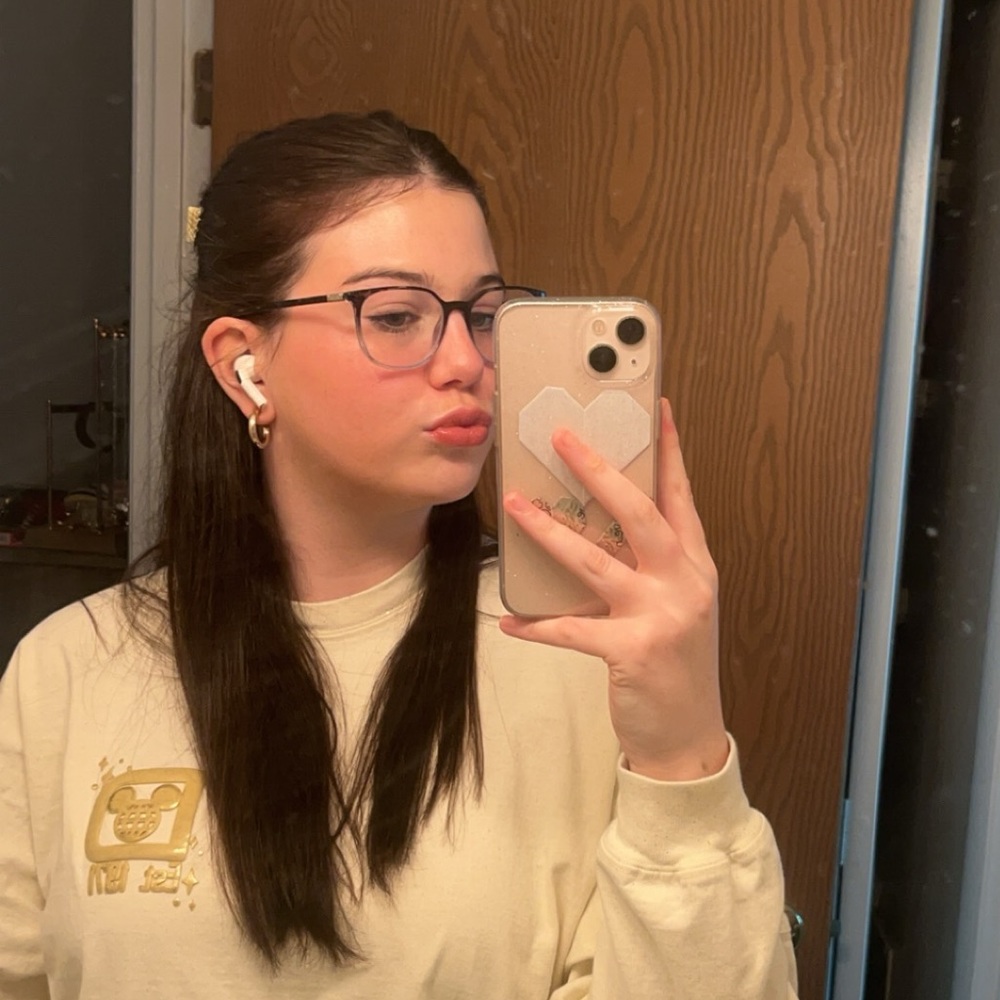 Meet your Posher, Ava